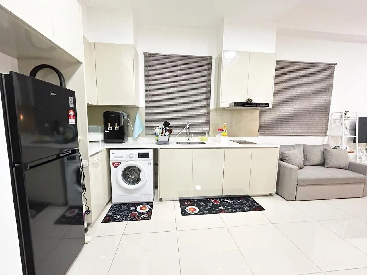 Up To 5 Pax,1Bedroom- Above Paradigm Mall & Escape Jb Johor Bahru