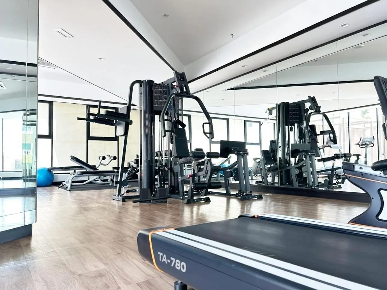 Up To 5 Pax,1Bedroom- Above Paradigm Mall & Escape Jb Johor Bahru Apartment