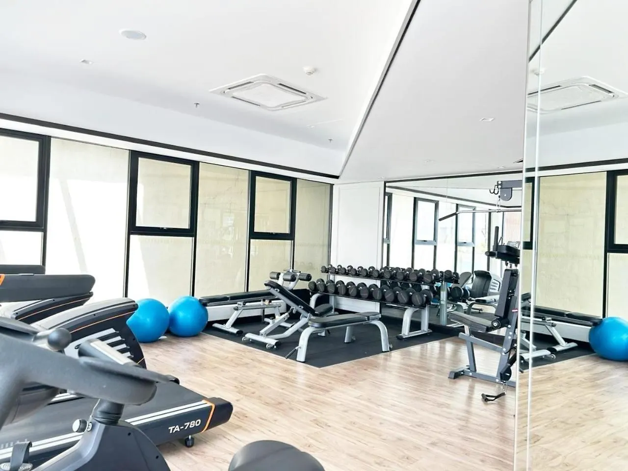 Up To 5 Pax,1Bedroom- Above Paradigm Mall & Escape Jb 조호르 바루 0*,